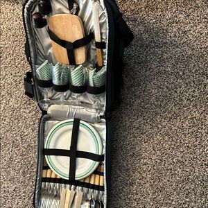 Portable Green Accent Picnic Cookware and Cutlery Set - Unbranded